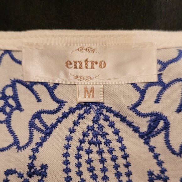 NWOT Lovely White with Blue Embroidery & Fringe Beach Cover-up by Entro Size M - Picture 4 of 5